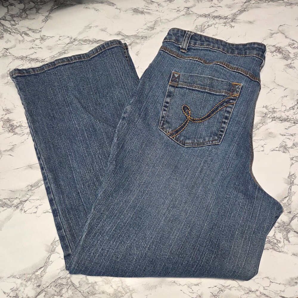 Fashion Bug 20 Woman's Petite Medium Wash Denim Blue Bootcut Jeans
